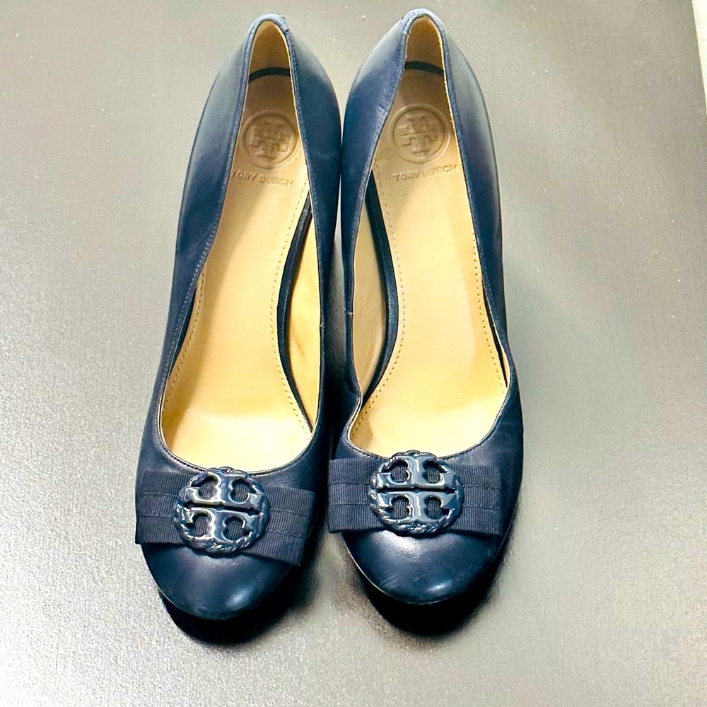 Gently Used Authentic Tory Burch with box